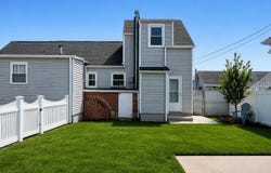 10 Mckinley, Lindenhurst, NY 11757