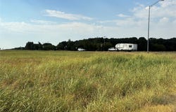 907 US-82 Highway, St Jo, TX 76265