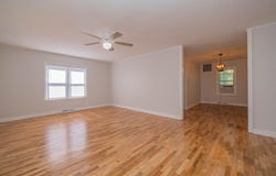 927 S 4th St, Moberly, MO 65270