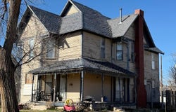 304 E 1st Ave, Hutchinson, KS 67501