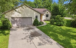 800 Sunset Drive, Cottage Grove, WI 53527