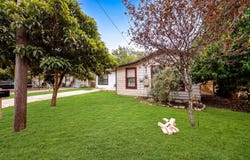 217 W Benbo St, Seguin, TX 78155