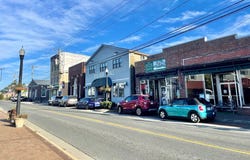 4090 MAIN ST, CHINCOTEAGUE, VA 23336