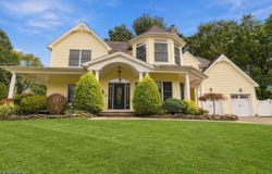 15 Chapel Pl, Wayne Twp., NJ 07470-2701
