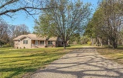 450 Crest Loop, Gassville, AR 72635
