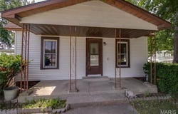 334 E Malone Street, Palmyra, IL 62674