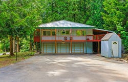 25741 E HIGHVIEW Ct, Welches, OR 97067