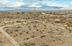 3402 E Cheryl Place, Vail, AZ 85641