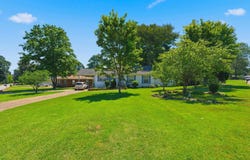 302 Park Ln, Florence, AL 35630