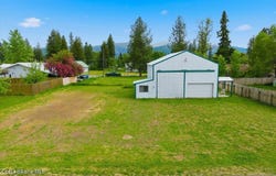 348 Glidden Ave, Priest River, ID 83856