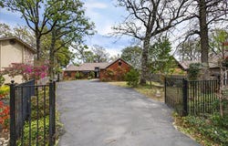 125 Lark Drive, Enchanted Oaks, TX 75156