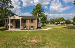 176 FOURTH ST, BROADWAY, VA 22815