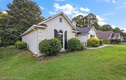 423 Woodlands Circle, Brandon, MS 39047