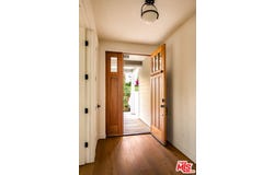 924 E Poppyfields Dr, Altadena, CA 91001