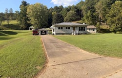 27 Upper Pinch Road, Elkview, WV 25071