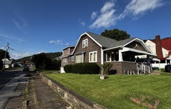 320 Monroe Ave, New Martinsville, WV 26155