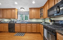 40 Adelman Rd, Billerica, MA 01821