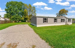541 Lincoln Avenue, Struthers, OH 44471