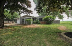 10577 S Sprinkle Road, Vicksburg, MI 49097