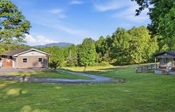 29 Bert Waldroop Rd, Franklin, NC 28734