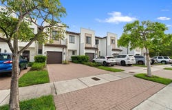 403 NE 212th St, Miami, FL 33179