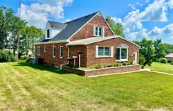 504 W 2nd St, Laurel, NE 68745