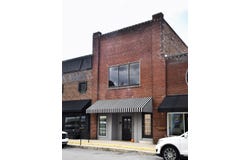 104 S Main St, Ripley, MS 38663