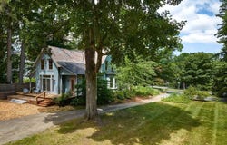 114 S Main St, Northampton, MA 01062