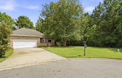 135 Shadow Ridge Rd, Hattiesburg, MS 39402
