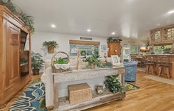 1099 PARKVIEW Dr, Brookings, OR 97415