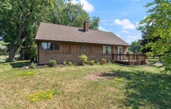 2 Royalton Rd, Superior, WI 55880