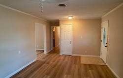 315 N Main St, Ingram, TX 78025