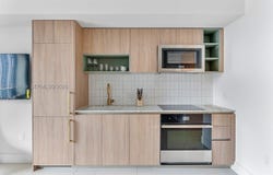 159 NE 6th St, Miami, FL 33132
