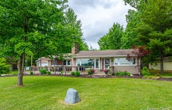 5937 E Pakes Road, Crystal, MI 48818
