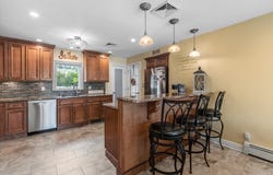 28 Lee Avenue, Bethpage, NY 11714
