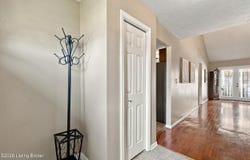 1318 Worth Ave, Shepherdsville, KY 40165