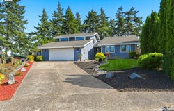 2069 Cedar Ct, NorthBend, OR 97459