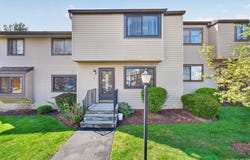 11 Squires Gate, Poughkeepsie, NY 12603