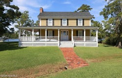 4389 Orchard Creek Road, Oriental, NC 28571