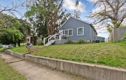 711 Saint Thomas Avenue, Albert Lea, MN 56007