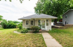 1027 1st Ave SE, LeMars, IA 51031