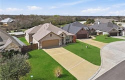 3516 Foxcroft Path, Bryan, TX 77808