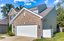 16995 Green Crest Ln, Louisville, KY 40245