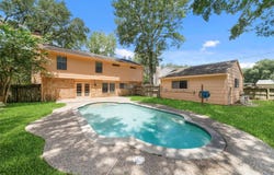 8406 Pine Falls Dr, Houston, TX 77095