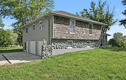 12223 Hills Rd, Kearney, MO 64060