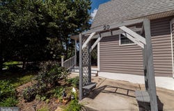 20 MEADOW Road, NEW CASTLE, DE 19720