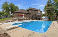 1467 Kings Crest, Eagan, MN 55122