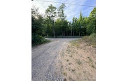 920 Silver Creek Road, Marquette, MI 49855