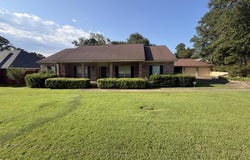 3604 Oak Ridge Ln, Dothan, AL 36303