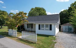 113 W Barton Ridge Road, Greeneville, TN 37743